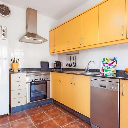 Playa Blanca Sleeps 4 Wifi Willa *
