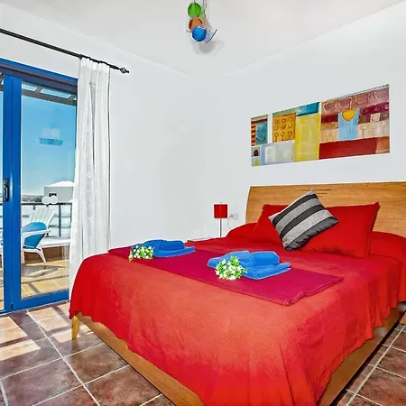 Playa Blanca Sleeps 4 Wifi Willa *